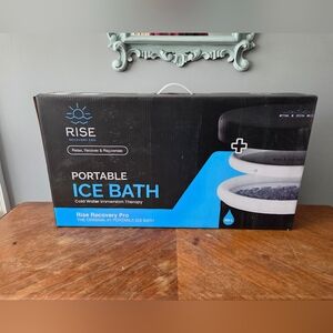 Portable Ice Bath - Black and Blue